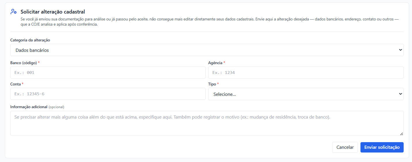 Formulário de solicitação de alteração cadastral, no exemplo com a categoria “Dados bancários”.